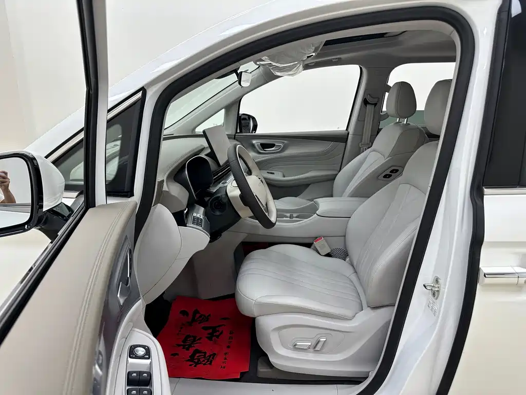 Roewe iMAX8 New Energy — миниатюра 15