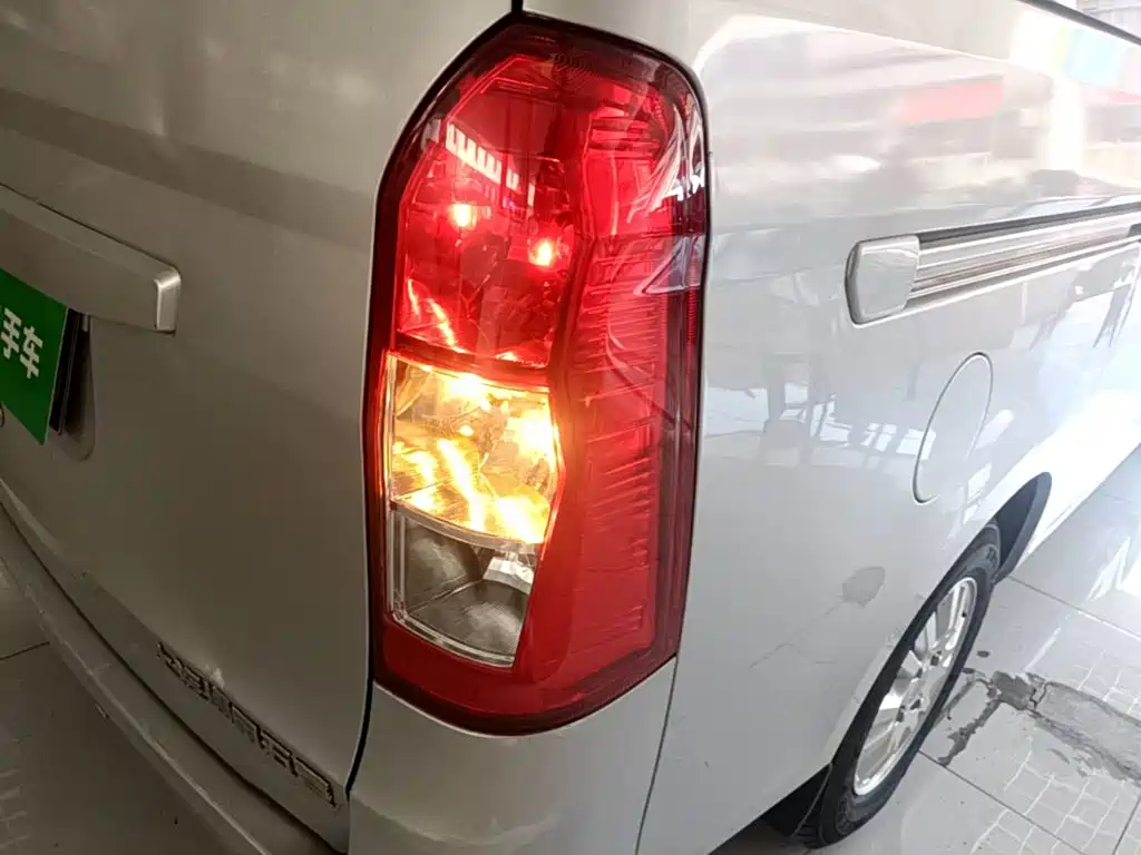 Wuling Rongguang V — миниатюра 8