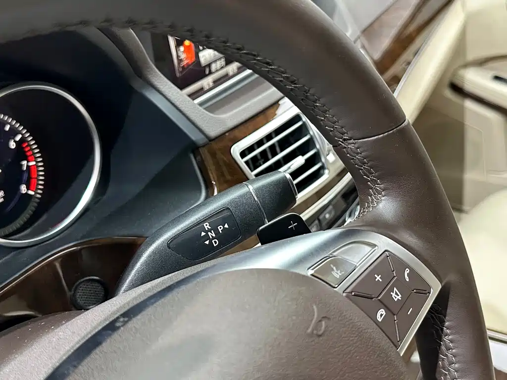 Mercedes-Benz E-Class — миниатюра 13