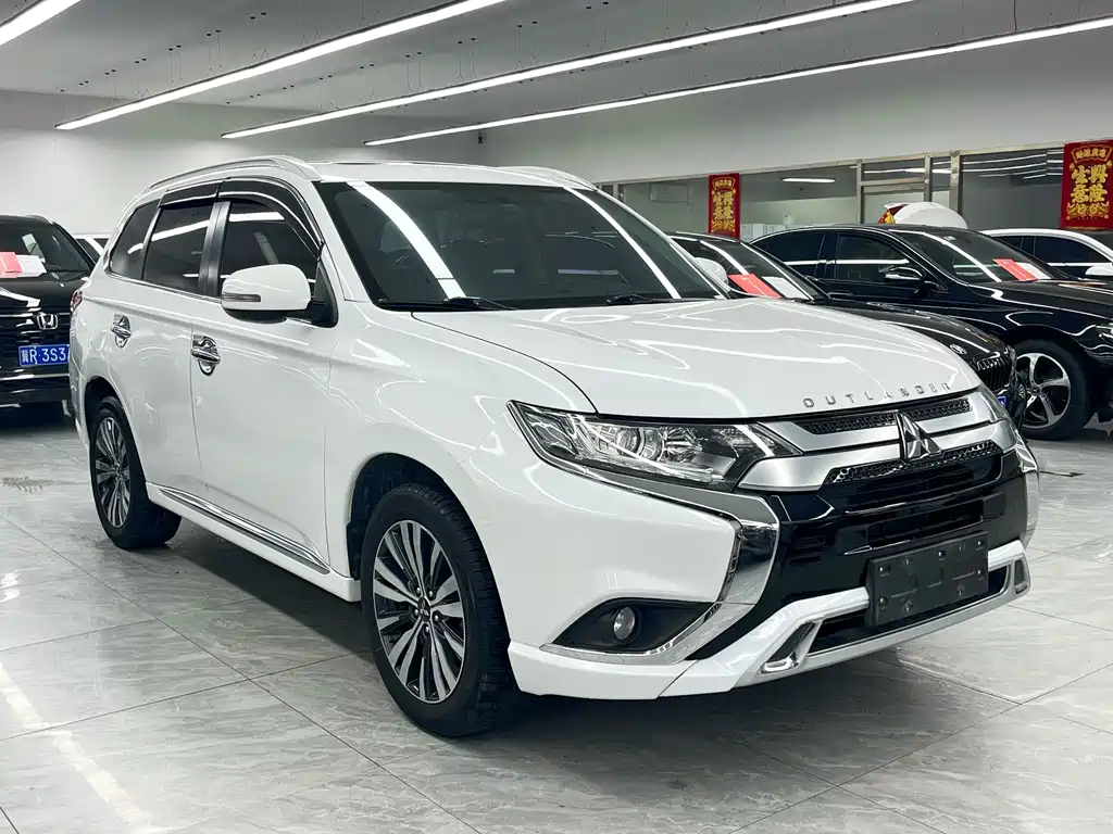 Mitsubishi Outlander — миниатюра 3