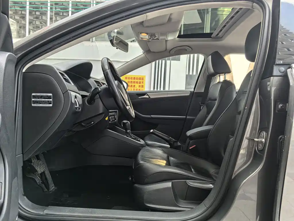 Volkswagen Sagitar — миниатюра 9