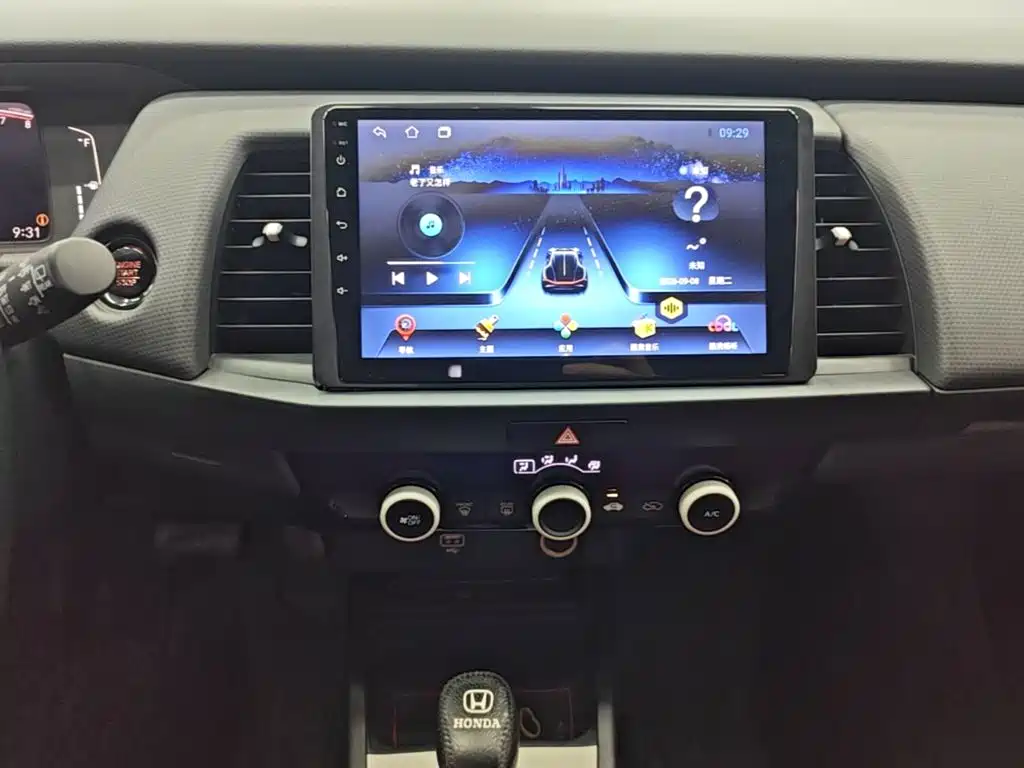 Honda Fit — миниатюра 13