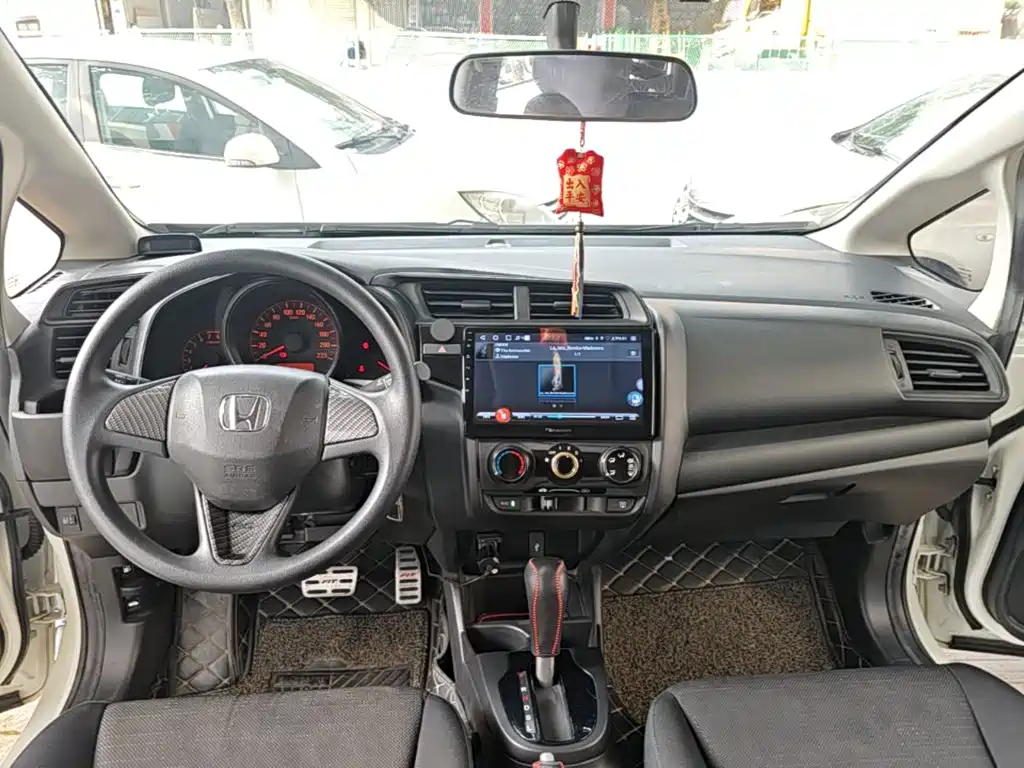 Honda Fit — миниатюра 10