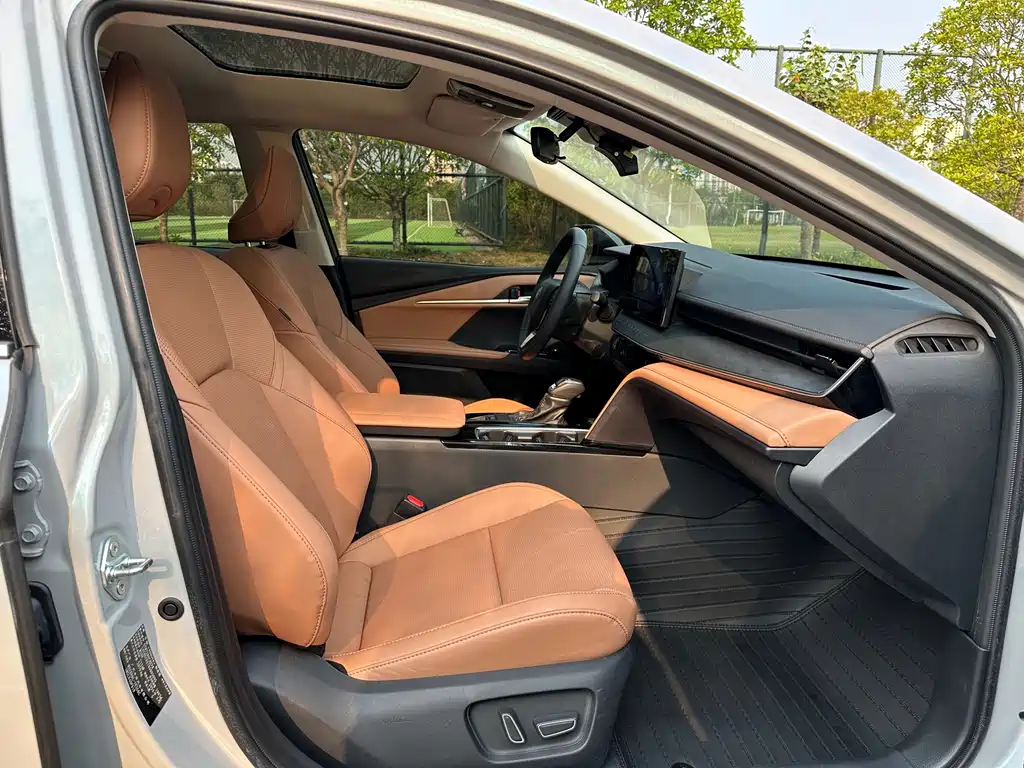 Toyota Camry — миниатюра 12