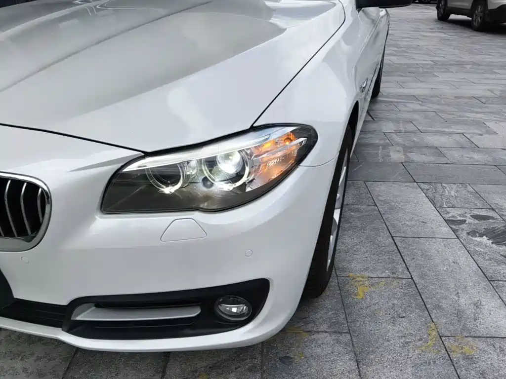 BMW 5 Series — миниатюра 24