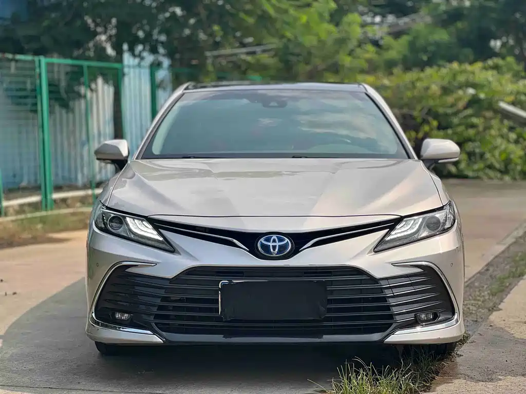 Toyota Camry — миниатюра 2