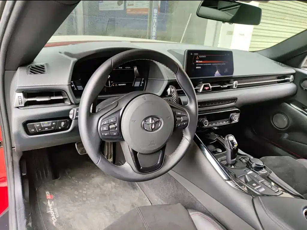 Toyota Supra — миниатюра 7