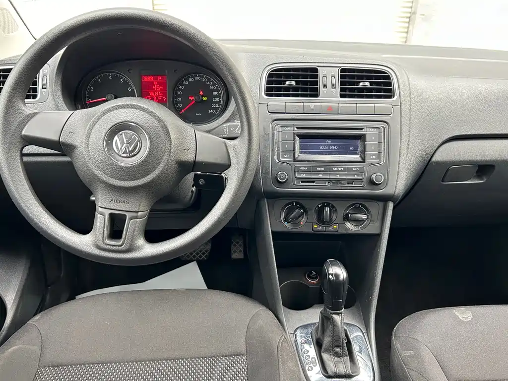Volkswagen Polo — миниатюра 9