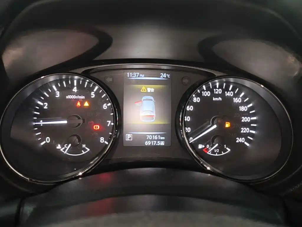 Nissan Qashqai — миниатюра 12