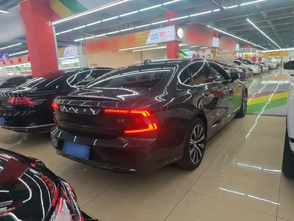 Volvo S90 — миниатюра 7