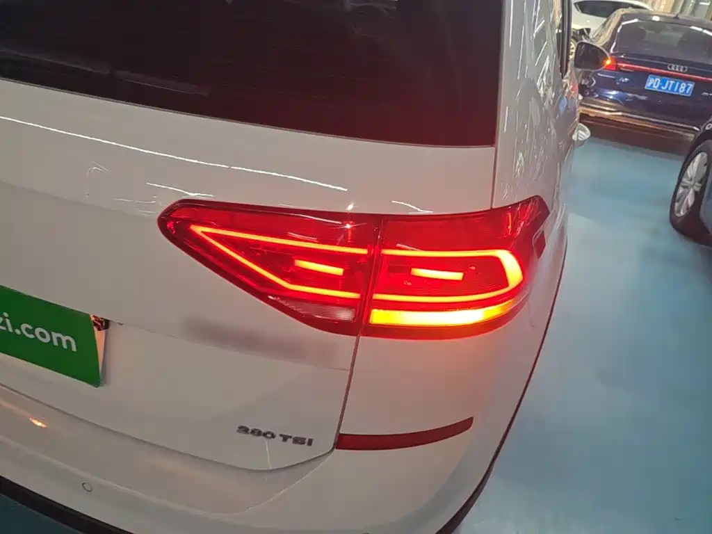 Volkswagen Touran — миниатюра 8