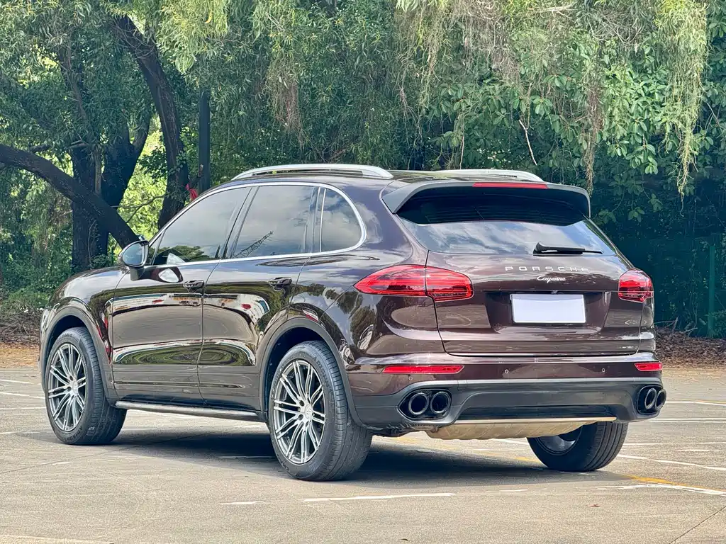 Porsche Cayenne — миниатюра 18