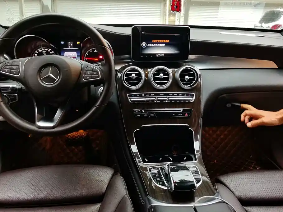 Mercedes-Benz GLC — миниатюра 12