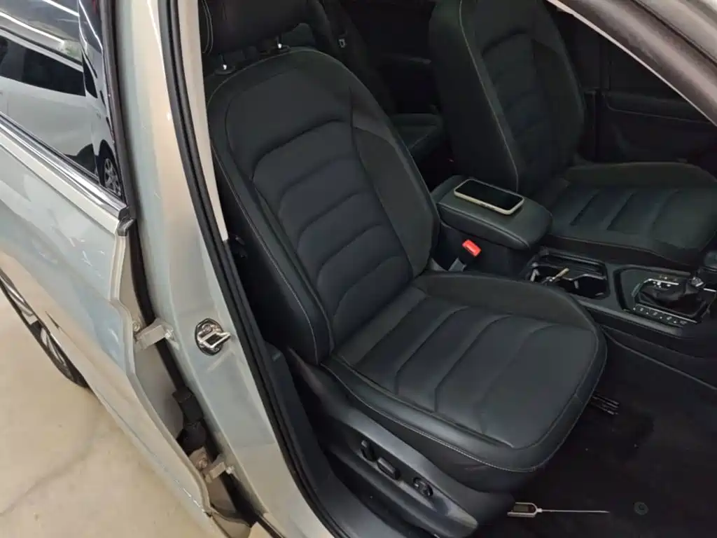 Volkswagen Tiguan L PHEV — миниатюра 25