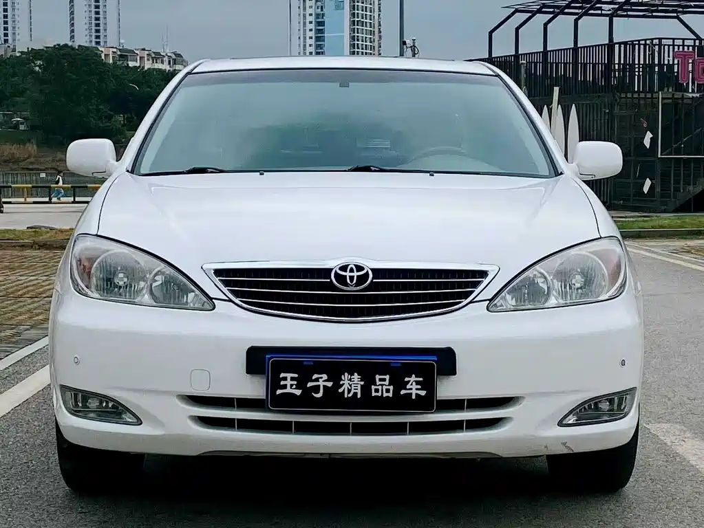 Toyota Camry — миниатюра 5