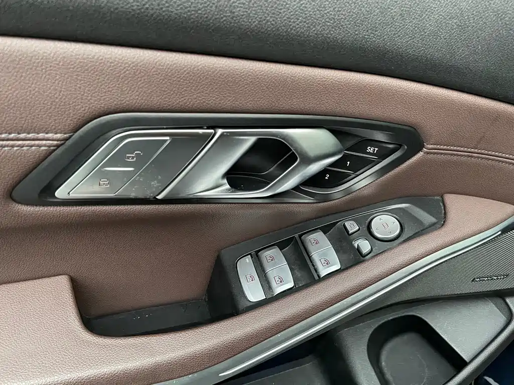 BMW 3 Series — миниатюра 11