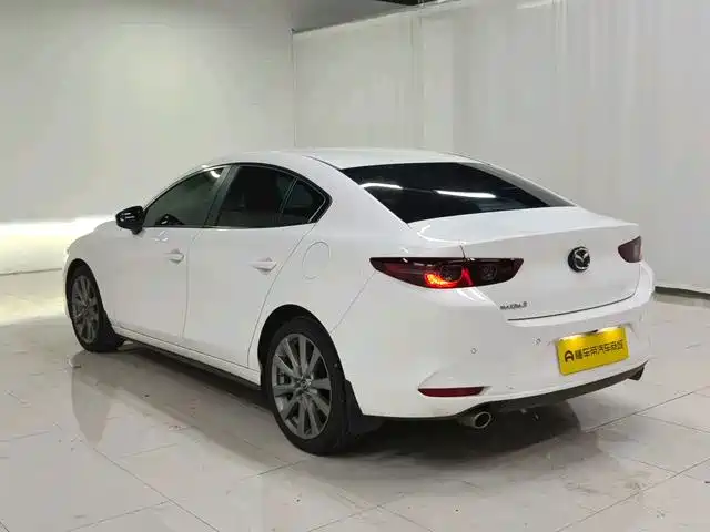 Mazda 3 Axela — миниатюра 5