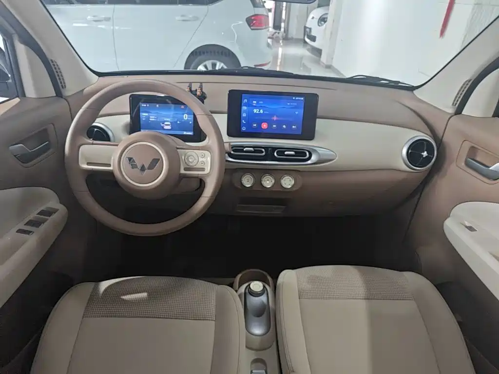 Wuling MINIEV — миниатюра 10