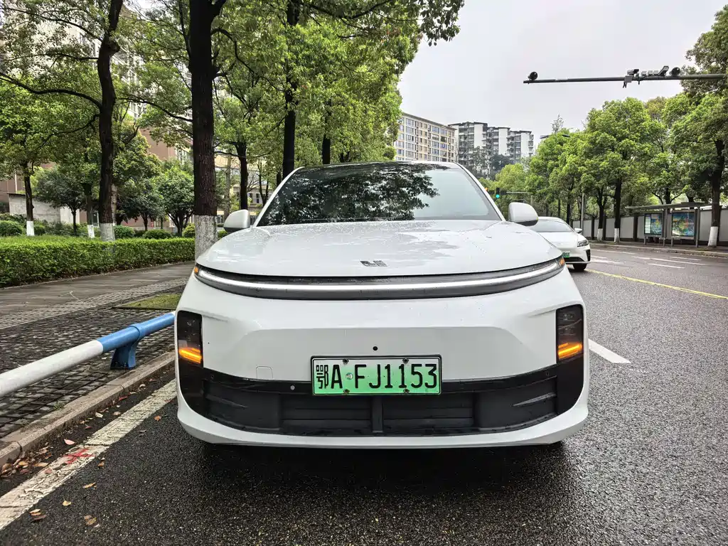 Li Auto IDEAL L6
