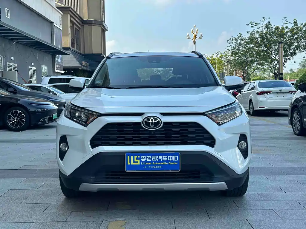 Toyota RAV4 — миниатюра 2