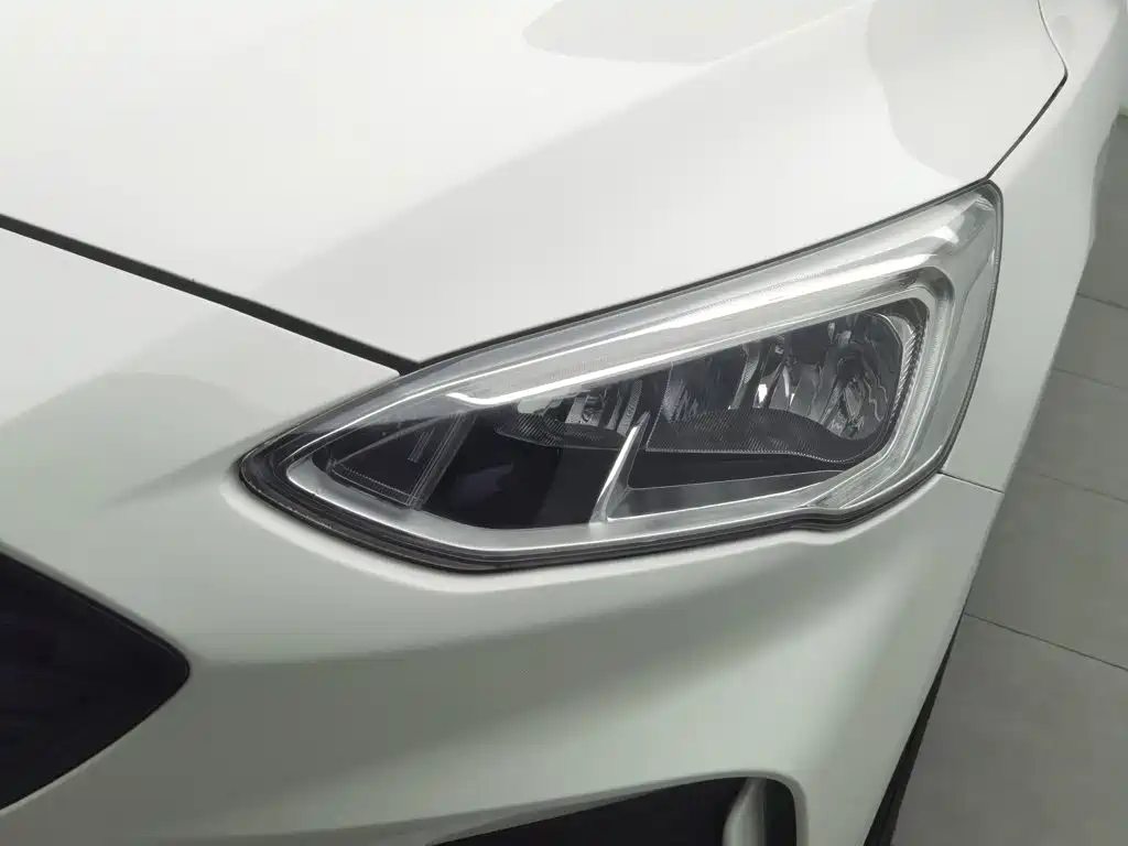 Ford Focus — миниатюра 7