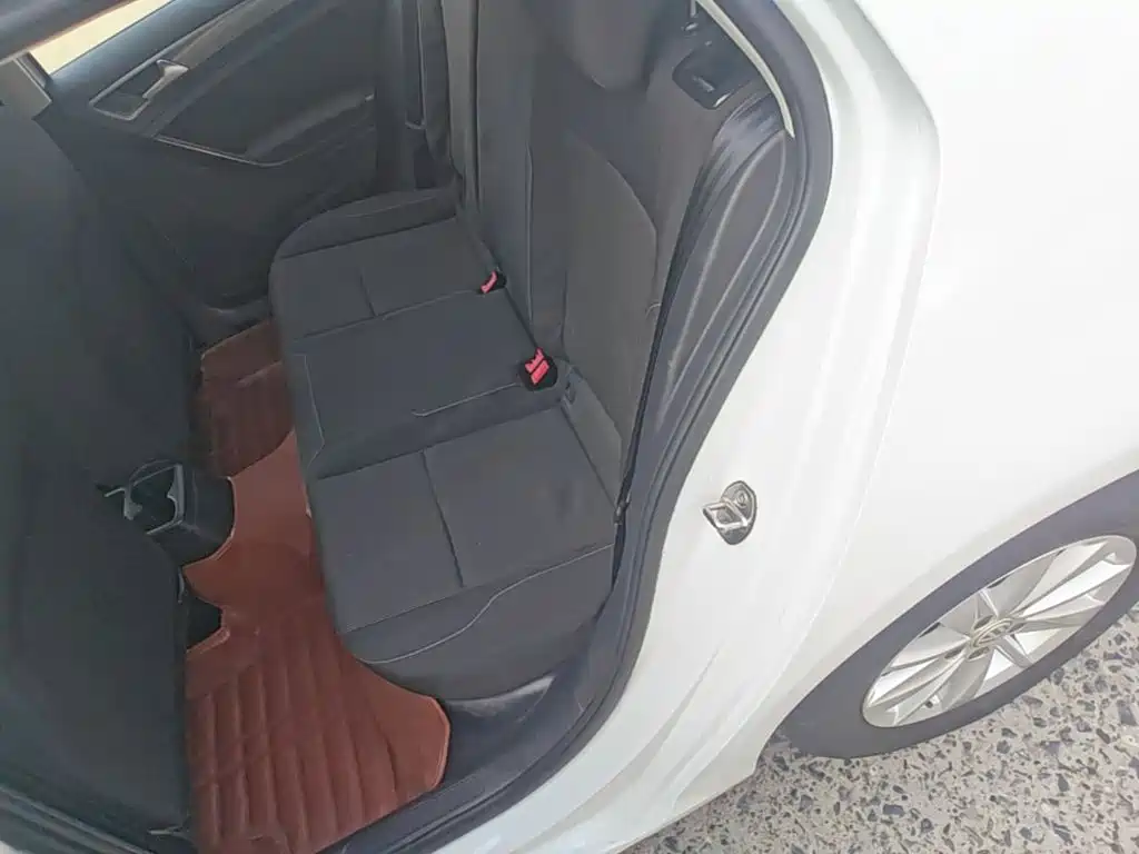Volkswagen Golf — миниатюра 17