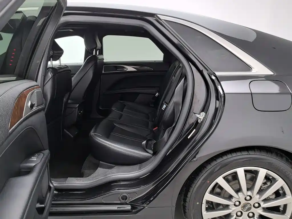 Lincoln MKZ — миниатюра 15