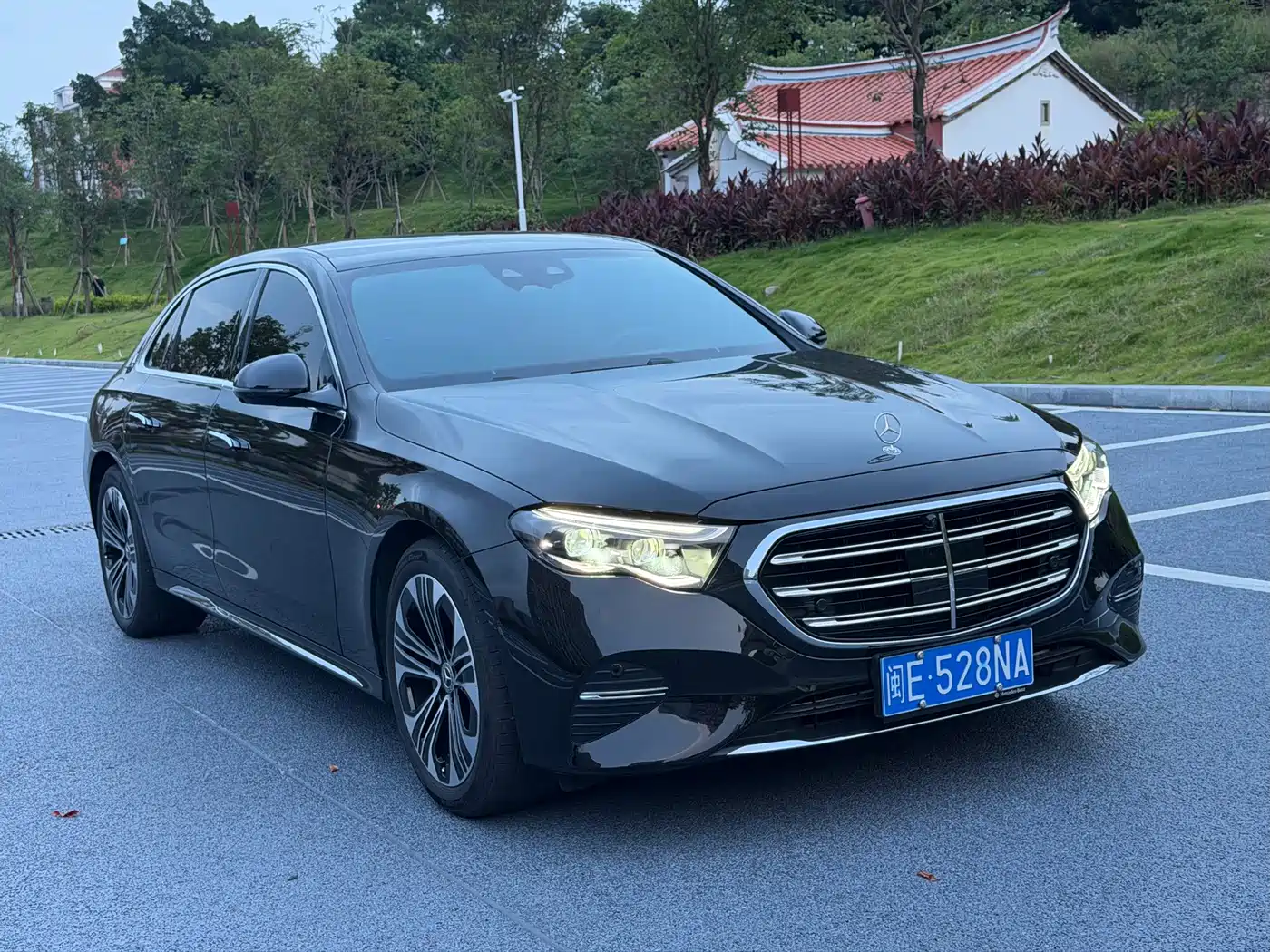 奔驰E级 2025款 E 300 L 豪华型 2025