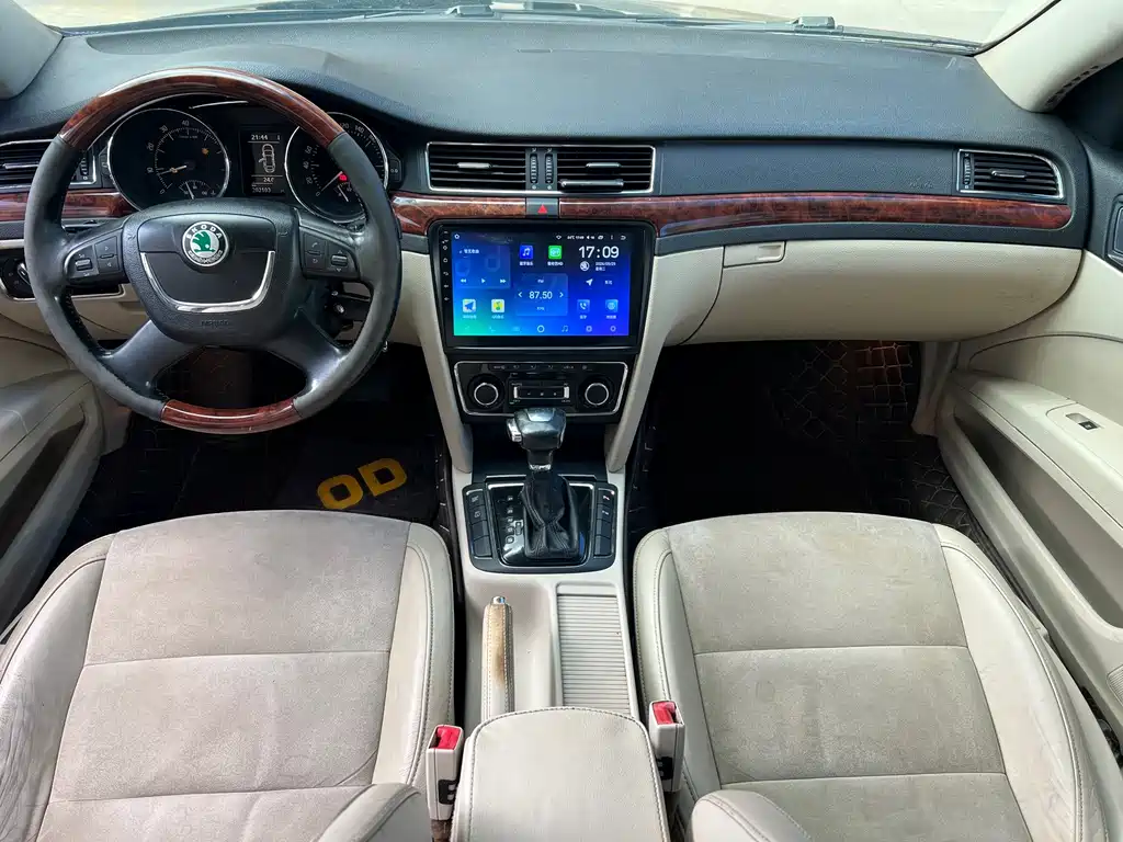 Skoda Superb — миниатюра 6