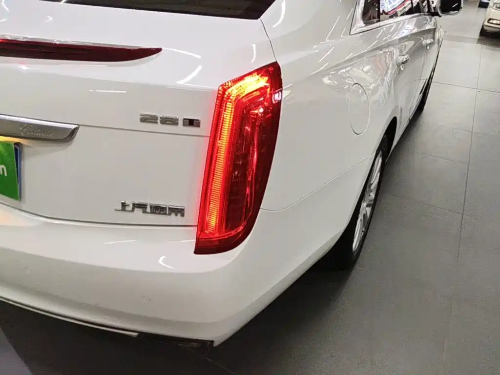 Cadillac XTS — миниатюра 8