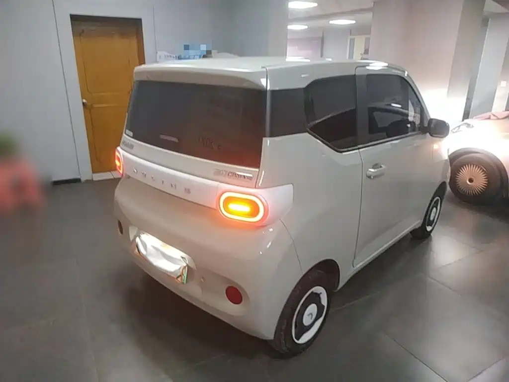 Wuling MINIEV — миниатюра 7