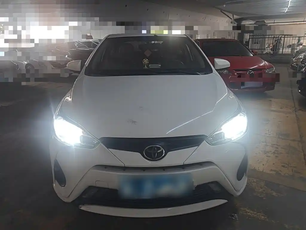 Toyota Yaris L — миниатюра 3