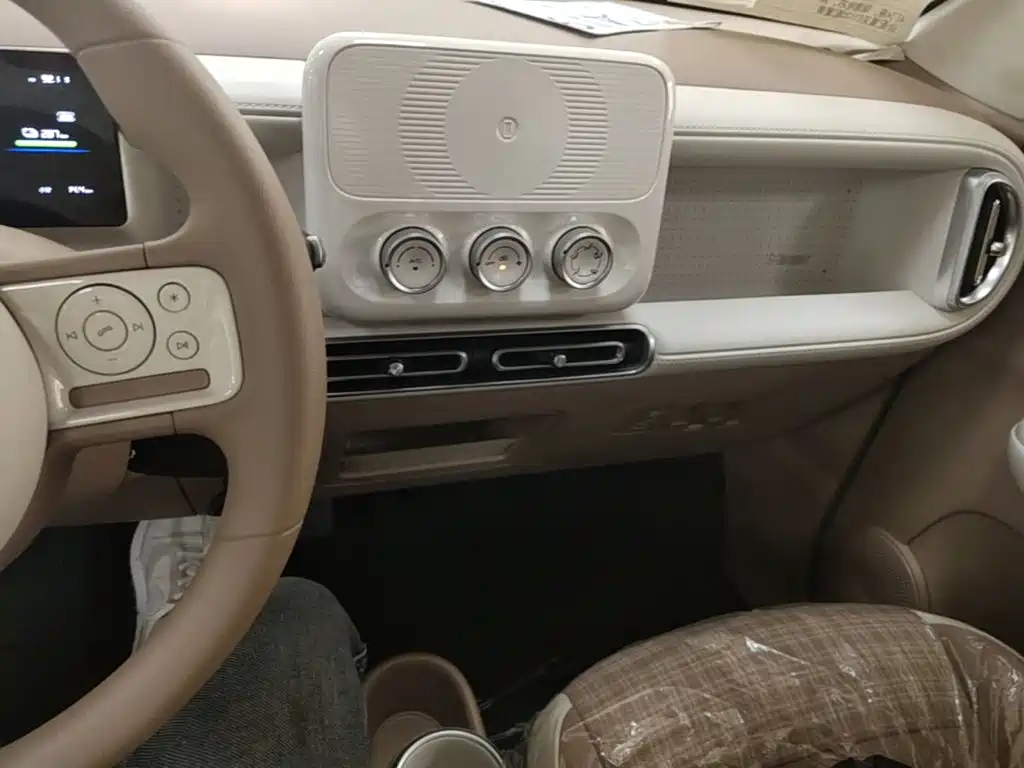 Wuling MINIEV — миниатюра 13