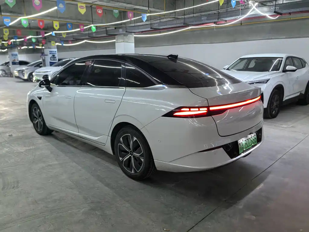 XPeng P5 — миниатюра 10