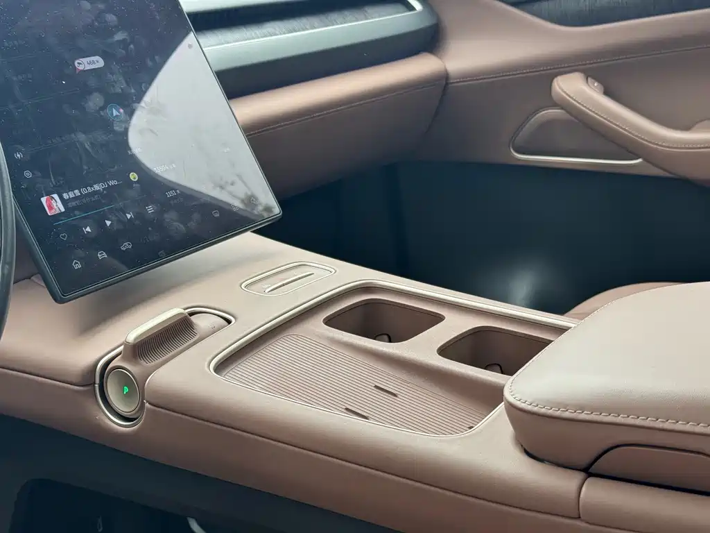 NIO ES8 — миниатюра 9