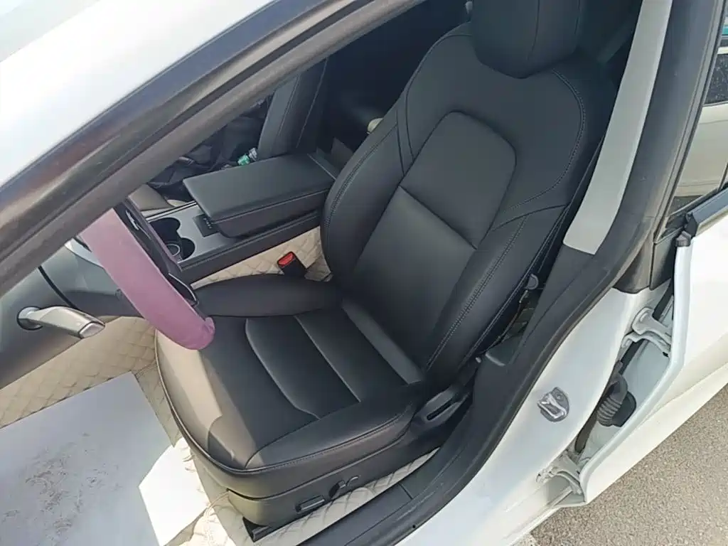 Tesla Model 3 — миниатюра 15