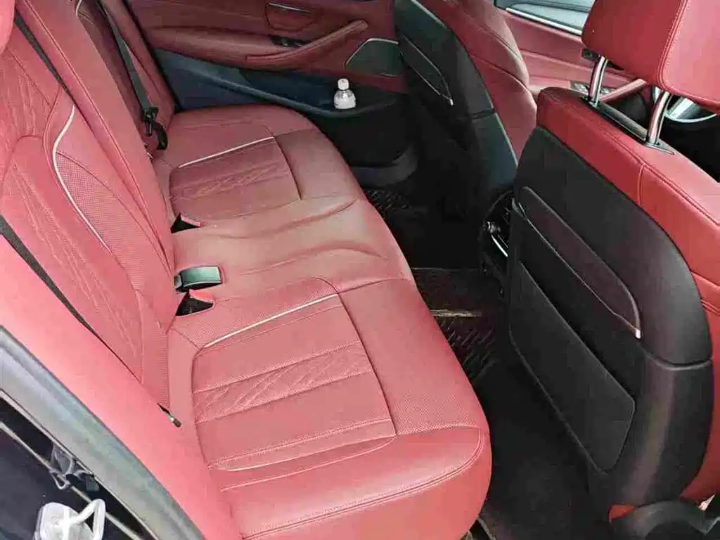 BMW 5 Series — миниатюра 3