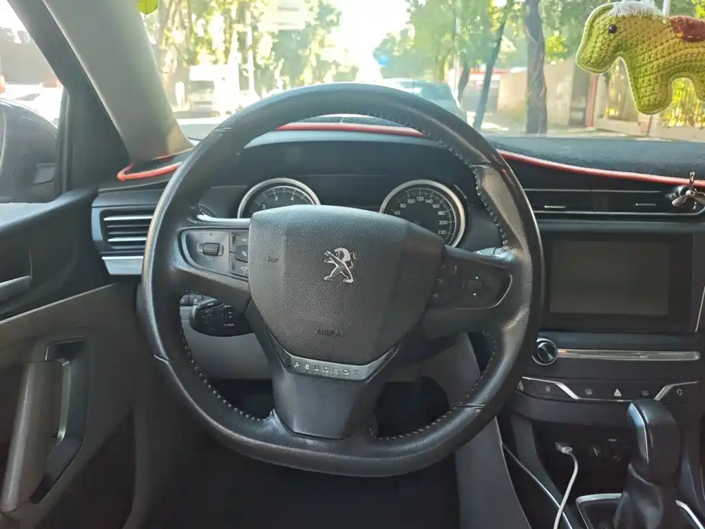 Peugeot 408 — миниатюра 11