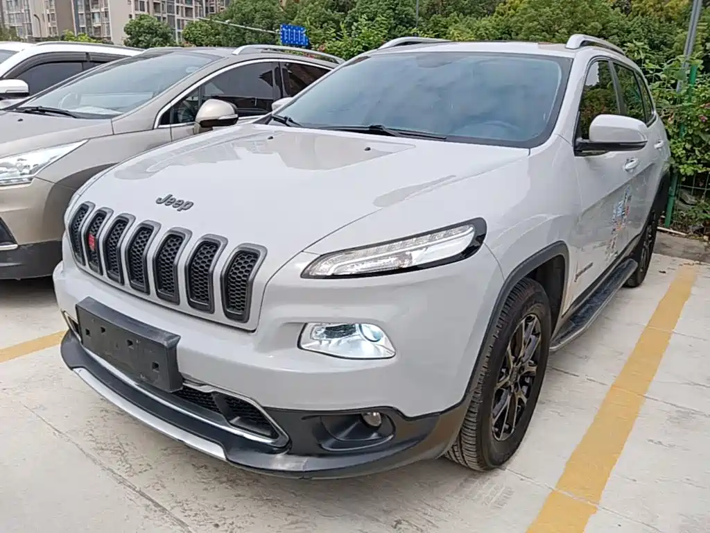 Jeep Cherokee — миниатюра 2