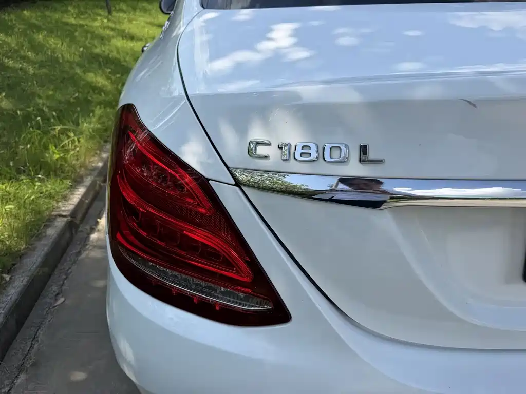 Mercedes-Benz C-Class — миниатюра 13