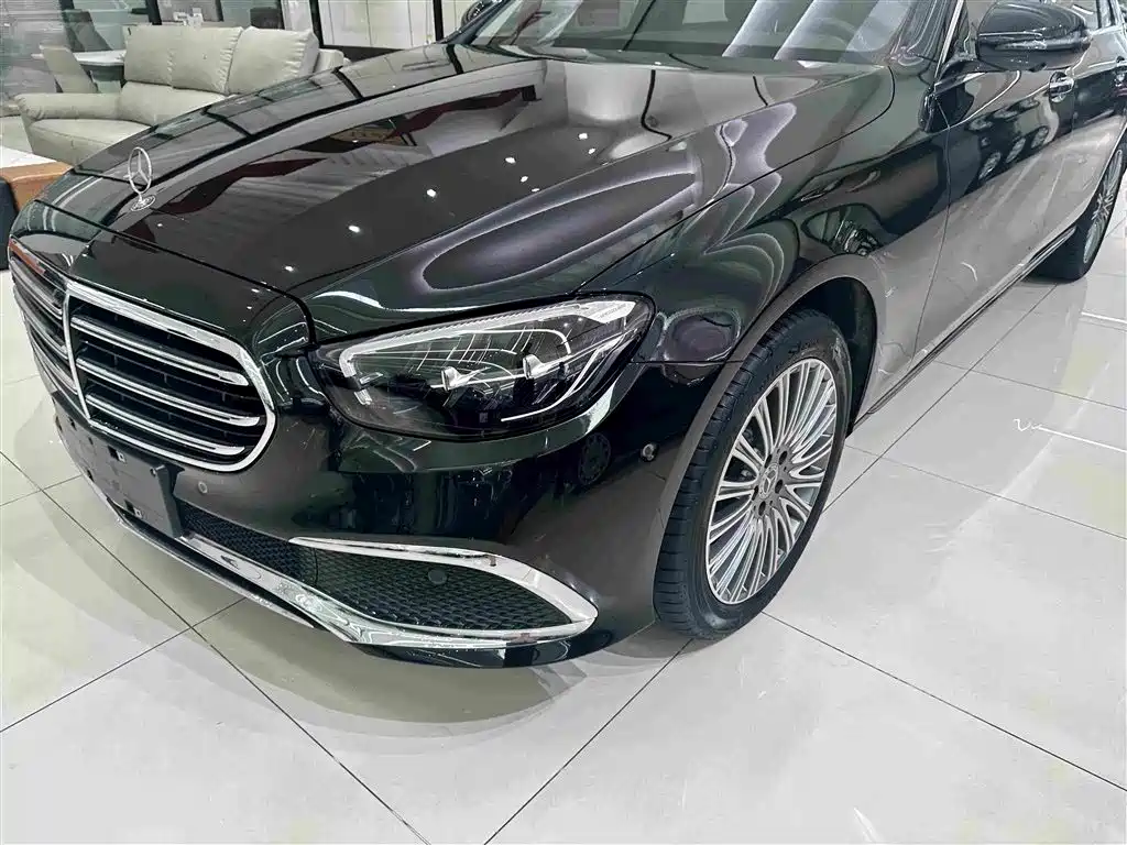 Mercedes-Benz E-Class — миниатюра 3