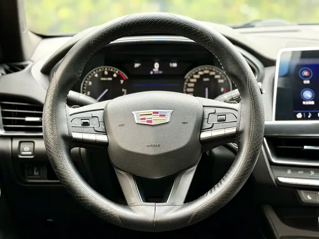 Cadillac CT5 — миниатюра 10
