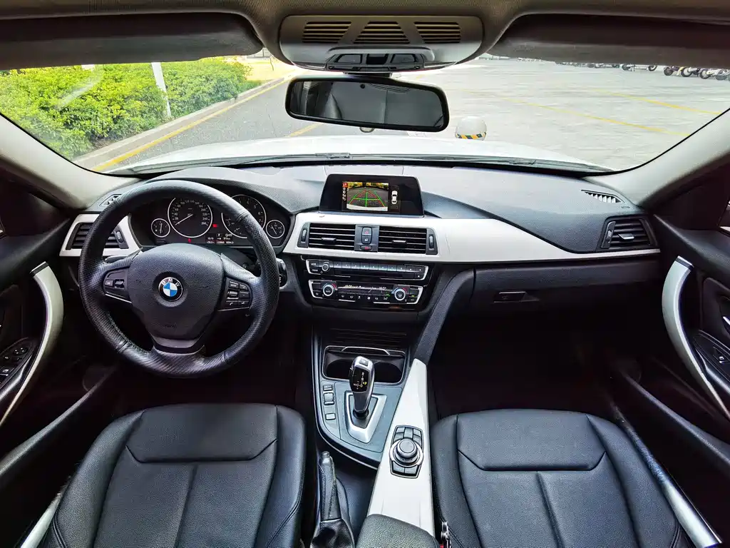 BMW 3 Series — миниатюра 11
