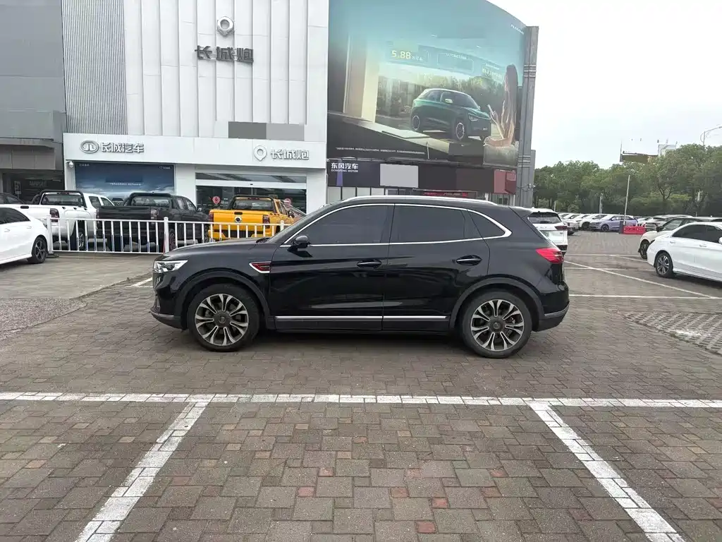Hongqi HS5 2019 2.0T
