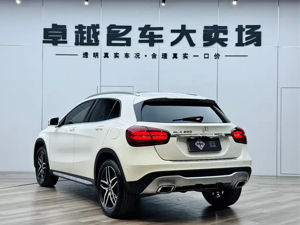 Mercedes-Benz GLA 2017 GLA 200 Fashion