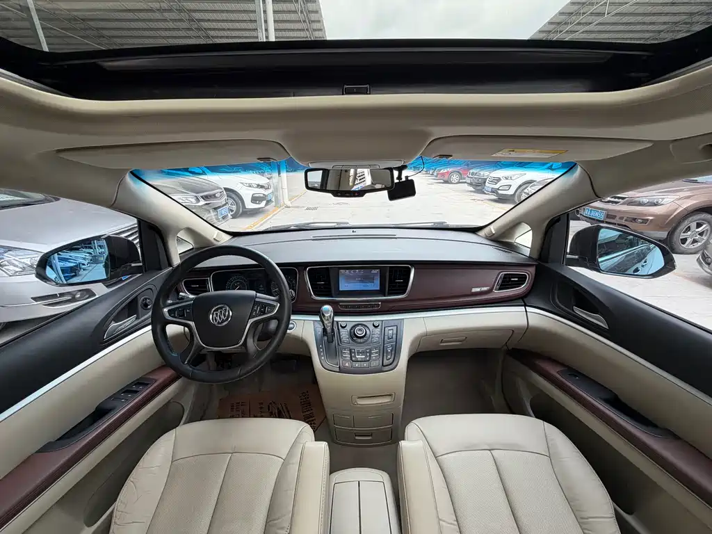 Buick GL8 2014 3.0L XT Luxury Flagship