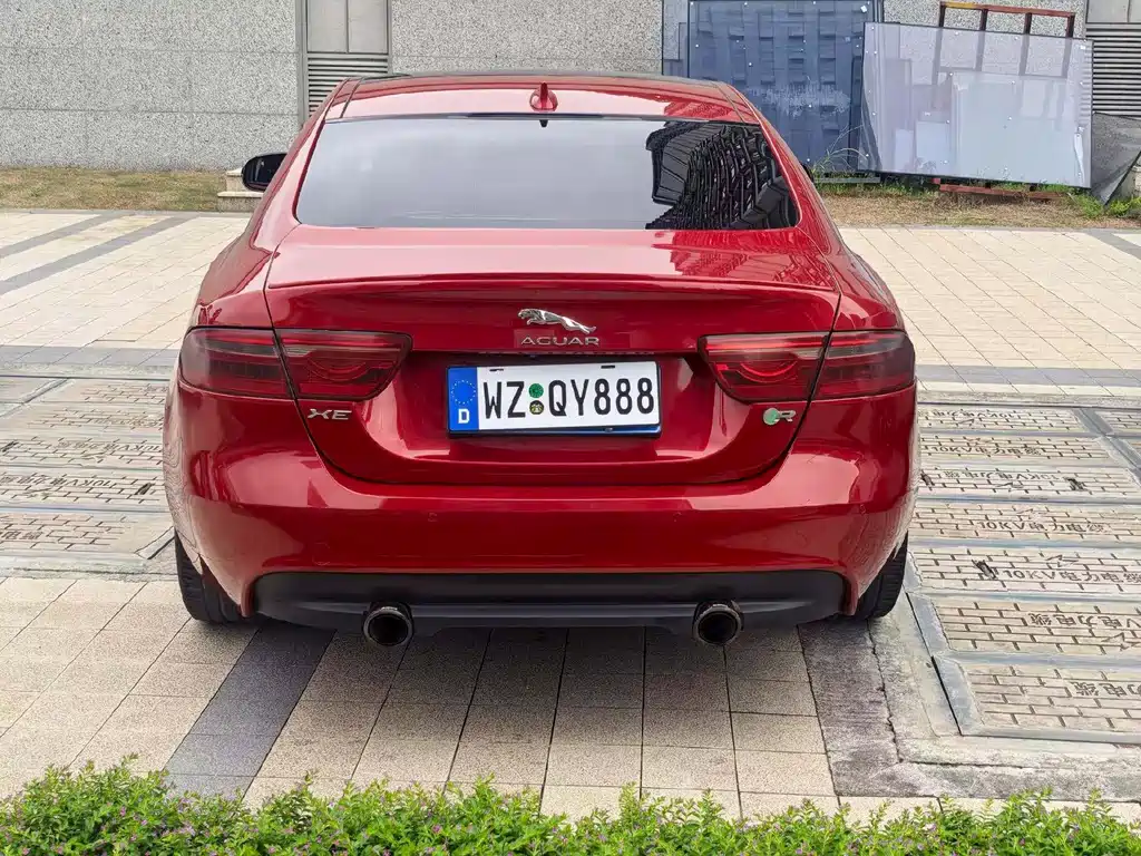 Jaguar XE 2.0T 200PS R-Sport, фото 8
