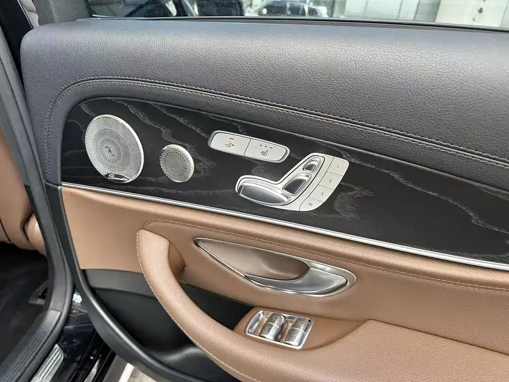 Mercedes-Benz E-Class — миниатюра 29