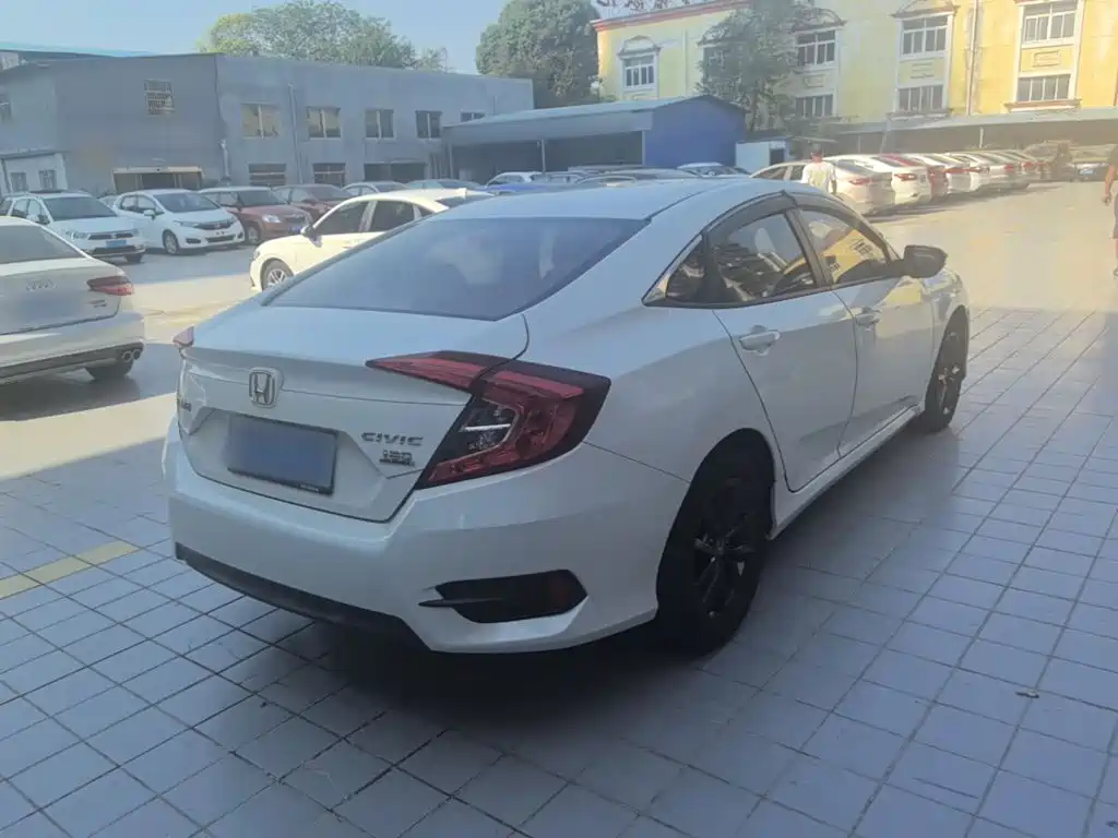 Honda Civic — миниатюра 7