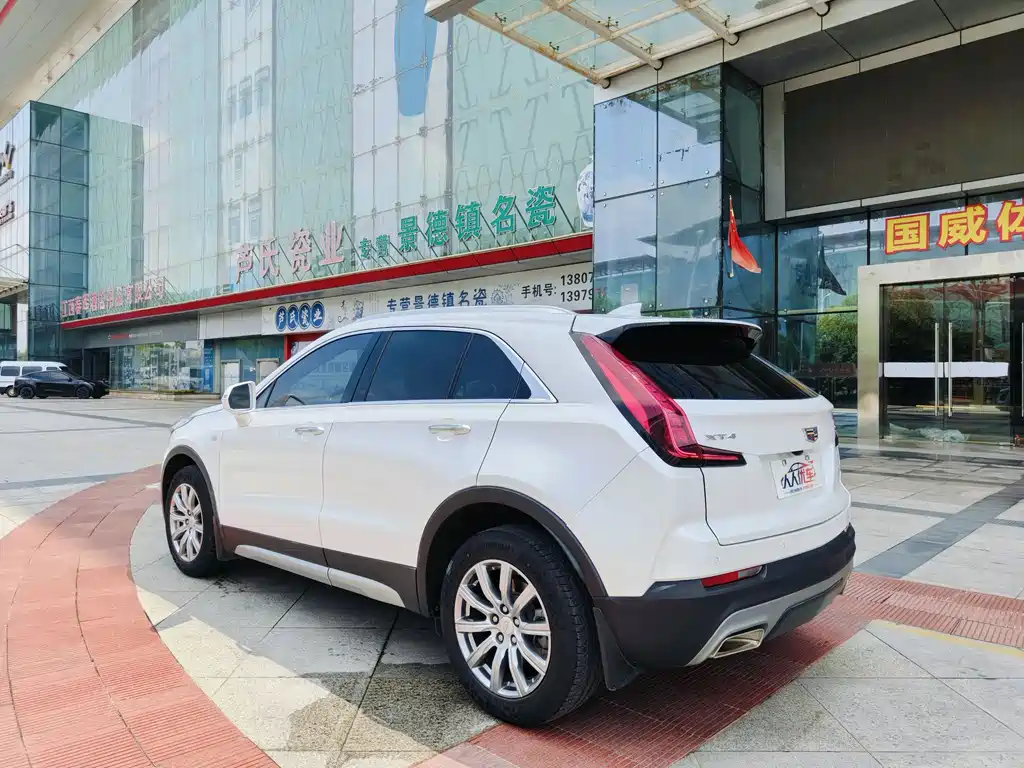 Cadillac XT4 2021 28T Lead